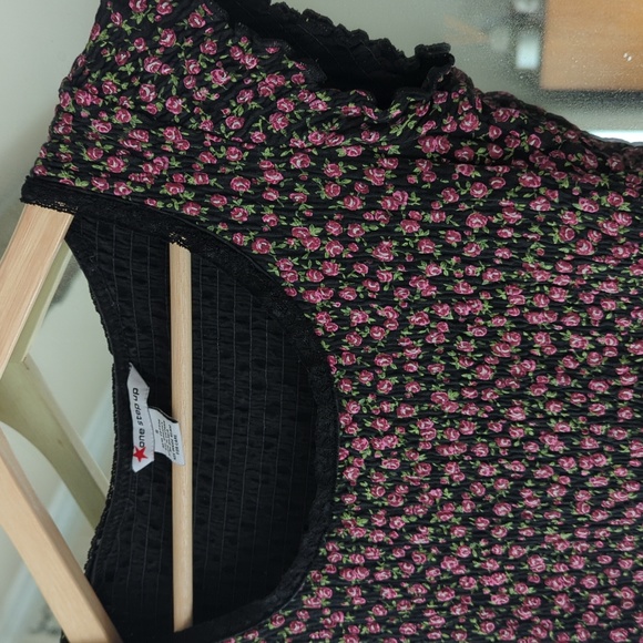 Vintage 90s Y2K Barbiecore Rose Print Black Lace Trim Rouche Crop Top - Picture 2 of 6